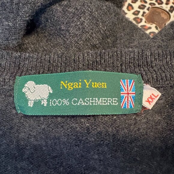 Ngai Yuen 100% Cashmere Button Front Sweater Vest Charcoal Grey Size XXL - Picture 8 of 8